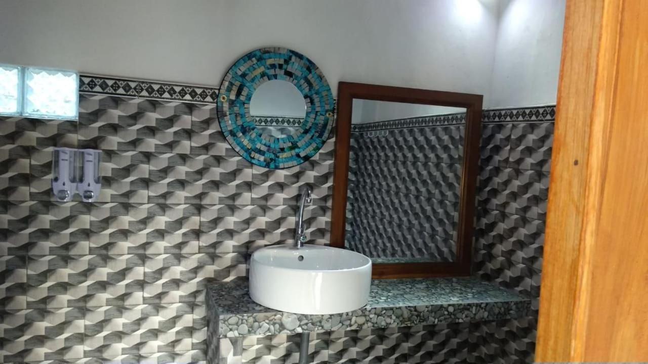 Vina Bungalow Toyapakeh Экстерьер фото